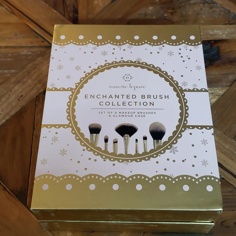 NANETTE Lepore Enchanted Brush Collection